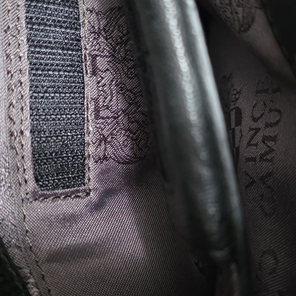 VINCE CAMUTO IPAD CROSSBODY LEATHER - Picture 7 of 10